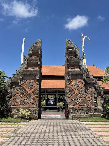 Batuan Temple 02
